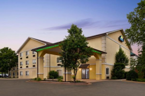 Days Inn by Wyndham Kansas City International Airport, Kansas City